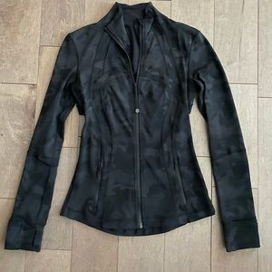 Lululemon Camo Define Size 4